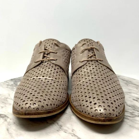 Anthropologie + Gee WaWa Metallic Perforated Oxford Flats 41 Spain Classic Boho